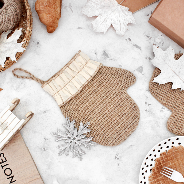 Рукавичка для новогодних подарков