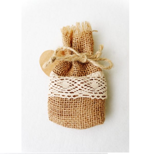Подарочная Эко-упаковки мешочек из джута (мешковины) с кружевной лентой.