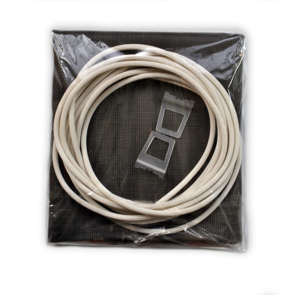 Комплект для ремонта москитной сетки в упаковке